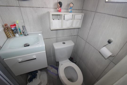 Banheiro de casa à venda com 5 quartos, 160m² em Vila Ester (zona Norte), São Paulo