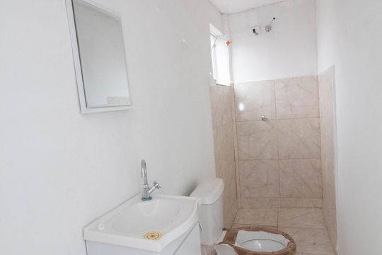 Banheiro de kitnet/studio para alugar com 1 quarto, 30m² em Jardim Rosa de Franca, Guarulhos