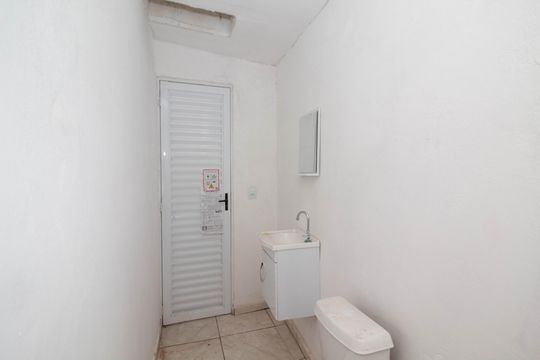 Banheiro de kitnet/studio para alugar com 1 quarto, 30m² em Jardim Rosa de Franca, Guarulhos