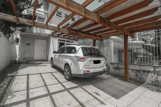 Garagem de casa à venda com 3 quartos, 180m² em Jardim Itu, Porto Alegre