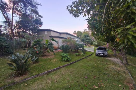 Quintal de casa para alugar com 2 quartos, 300m² em Champirra, Várzea Paulista