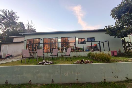 Quintal de casa para alugar com 2 quartos, 300m² em Champirra, Várzea Paulista
