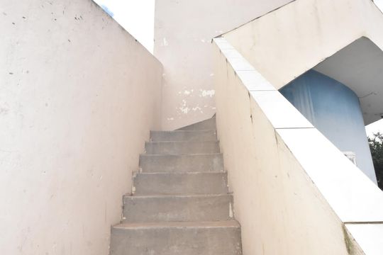escada acesso de casa para alugar com 2 quartos, 70m² em Parque Residencial Jundiaí, Jundiaí