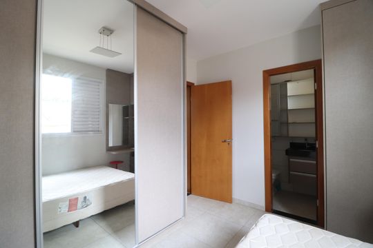 Quarto 2 - Suíte de apartamento para alugar com 2 quartos, 61m² em Santa Mônica, Uberlândia