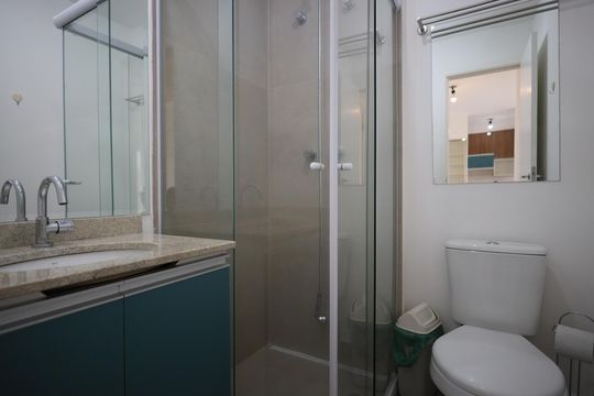 Banheiro de apartamento para alugar com 1 quarto, 40m² em Continental, Osasco