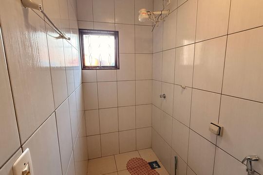 Banheiro Social de casa para alugar com 3 quartos, 110m² em Residential Eli Forte, Goiânia