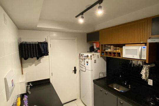 Cozinha de apartamento à venda com 1 quarto, 27m² em Vila das Belezas, São Paulo