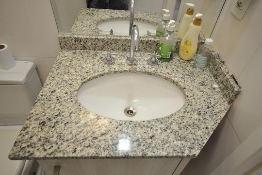 Banheiro Social de apartamento à venda com 2 quartos, 70m² em Jardim Leonor Mendes de Barros, São Paulo
