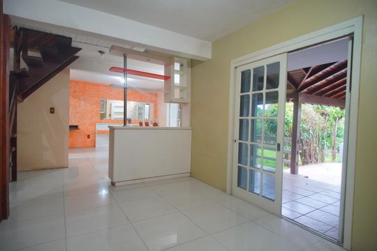 Casa à venda com 4 quartos, 220m² em Dona Augusta, Novo Hamburgo