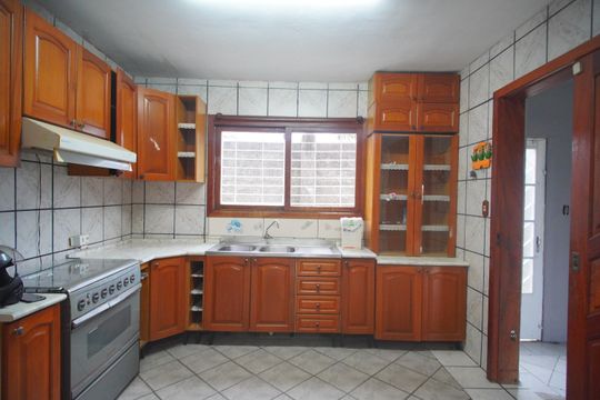 Cozinha de casa à venda com 4 quartos, 220m² em Dona Augusta, Novo Hamburgo