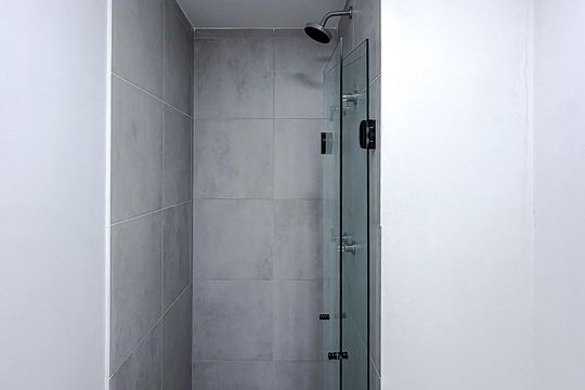 Banheiro da Suíte de kitnet/studio para alugar com 1 quarto, 42m² em Liberdade, São Paulo