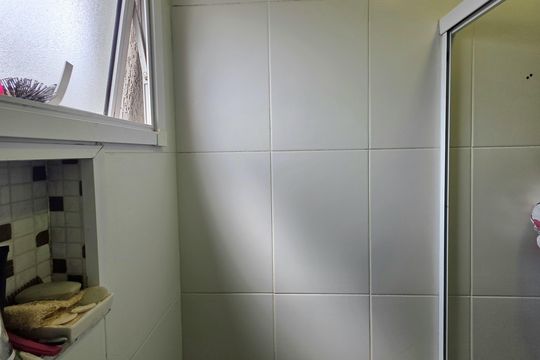 Banheiro da Suíte de apartamento à venda com 2 quartos, 55m² em Vila Valparaíso, Santo André