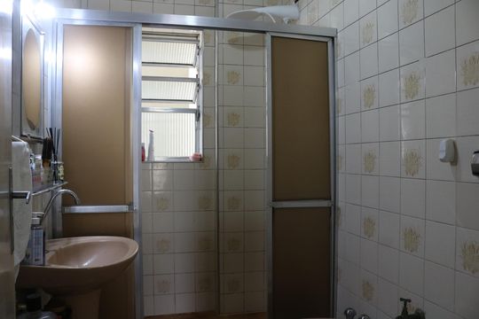 Banheiro de apartamento à venda com 2 quartos, 75m² em Bom Retiro, São Paulo