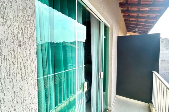 Sacada da Suíte 1 de casa à venda com 2 quartos, 200m² em Jardim Rosana, Guarulhos