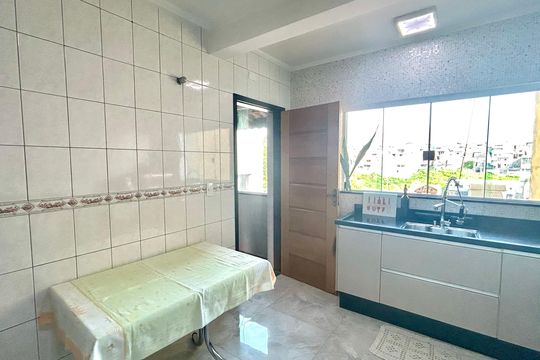 Cozinha de casa à venda com 2 quartos, 200m² em Jardim Rosana, Guarulhos