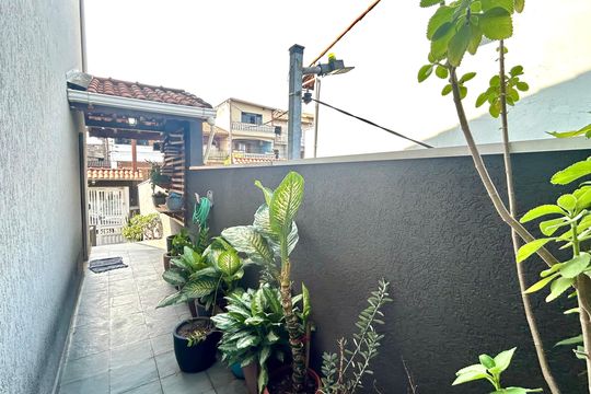 Corredor de casa à venda com 2 quartos, 200m² em Jardim Rosana, Guarulhos