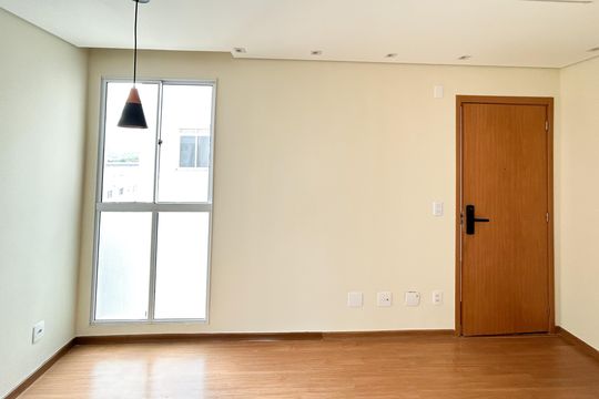 Apartamento à venda com 2 quartos, 45m² em Chácara Cotia, Contagem