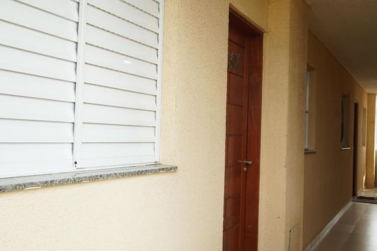 Corredor de entrada de apartamento à venda com 2 quartos, 25m² em Vila Granada, São Paulo