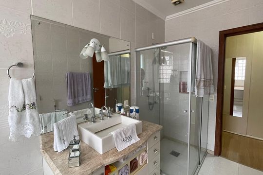 Banheiro do Quarto 3 de casa para alugar com 2 quartos, 352m² em Caminho Novo, Palhoça