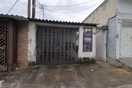 Fachada de casa à venda com 4 quartos, 180m² em Jardim Alzira Franco, Santo André
