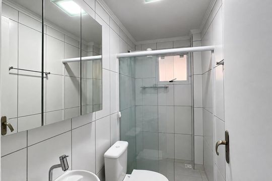 Banheiro 1 de apartamento para alugar com 2 quartos, 88m² em Passa Vinte, Palhoça