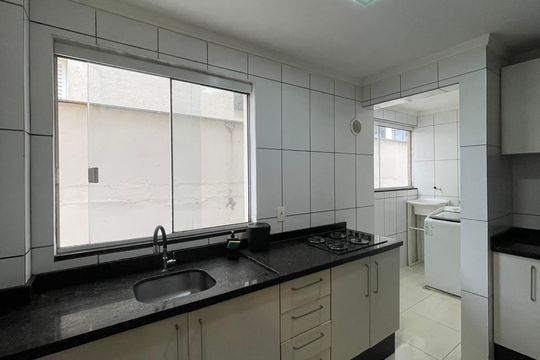 Cozinha de apartamento para alugar com 2 quartos, 88m² em Passa Vinte, Palhoça