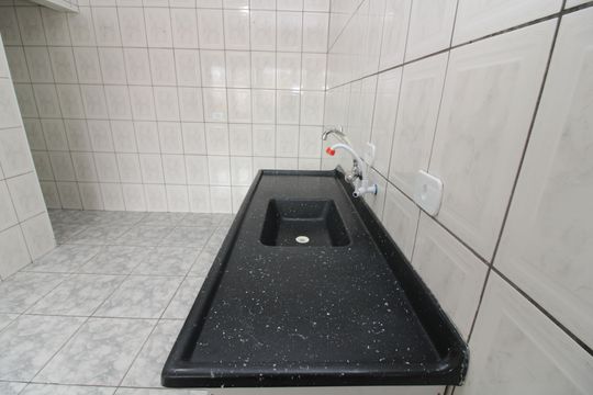 Cozinha de casa para alugar com 1 quarto, 70m² em Vila Londrina, São Paulo