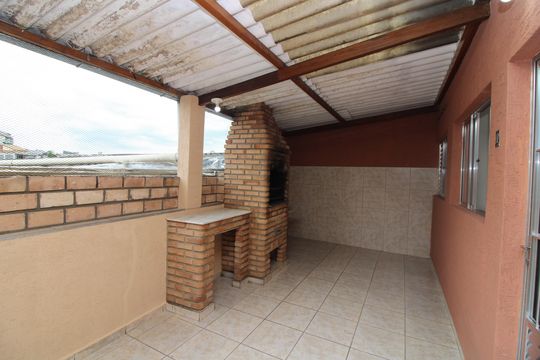 varanda com área de serviço e churrasqueira de casa para alugar com 1 quarto, 70m² em Vila Londrina, São Paulo