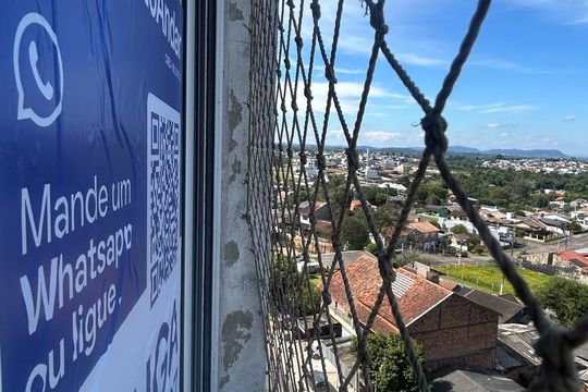 Placa de apartamento para alugar com 2 quartos, 48m² em Santa Cruz, Gravataí