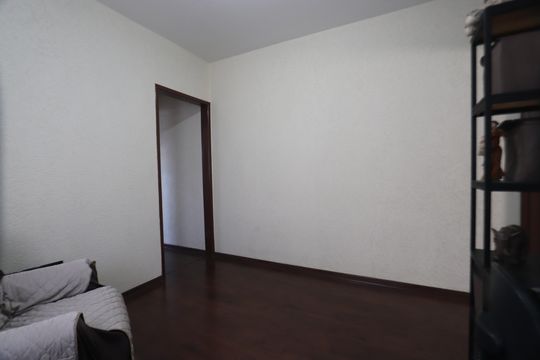 Sala Íntima de casa à venda com 5 quartos, 148m² em Parque Santa Madalena, São Paulo