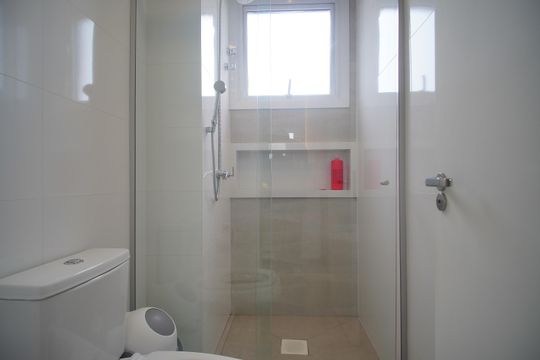 Banheiro da Suíte 1 de apartamento para alugar com 3 quartos, 117m² em Rincão, Novo Hamburgo