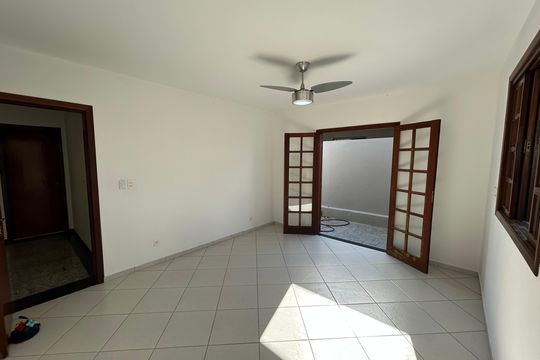 Casa de Condomínio para alugar com 4 quartos, 235m² em Paquetá, Belo Horizonte