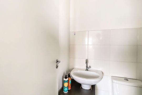 Banheiro de apartamento à venda com 2 quartos, 35m² em Vila Ré, São Paulo