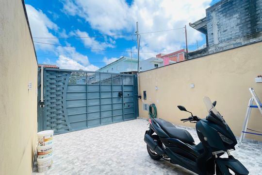 Garagem de casa para alugar com 3 quartos, 150m² em Jardim Santa Paula, Cotia