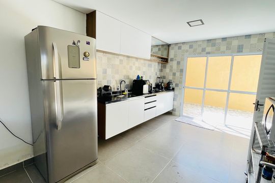 Cozinha de casa para alugar com 3 quartos, 150m² em Jardim Santa Paula, Cotia