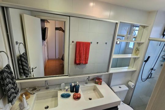 Banheiro de apartamento à venda com 3 quartos, 82m² em Buritis, Belo Horizonte