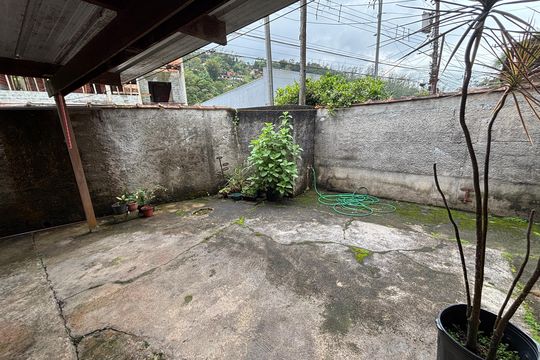 Quintal de casa à venda com 5 quartos, 98m² em Roncon, Ribeirão Pires
