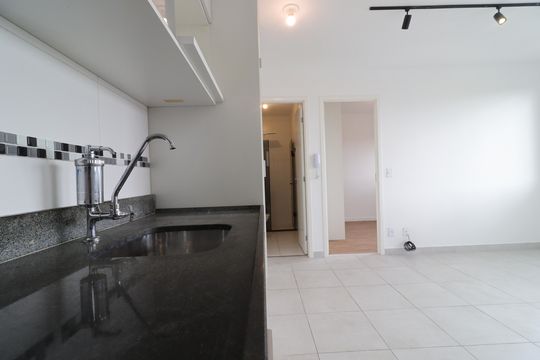Cozinha de apartamento para alugar com 2 quartos, 37m² em Jurubatuba, São Paulo