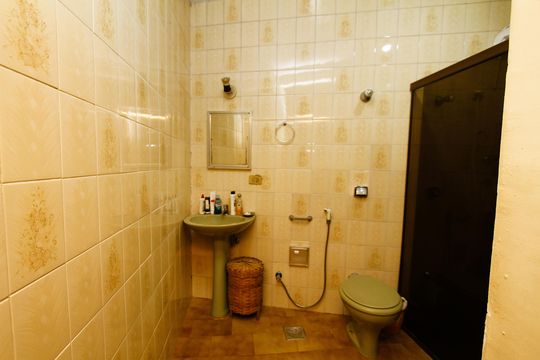 Banheiro 1 de casa à venda com 3 quartos, 480m² em Olaria, Nova Lima