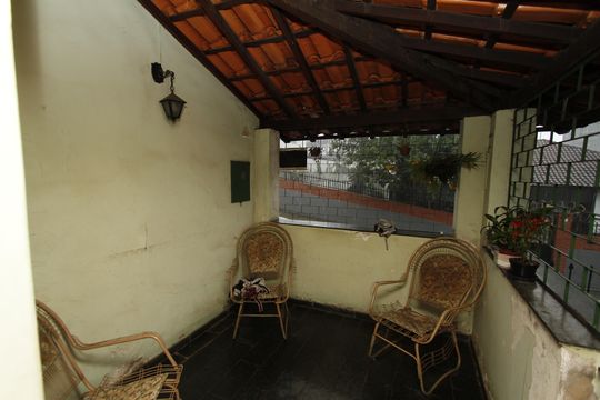 Varanda de casa à venda com 3 quartos, 480m² em Olaria, Nova Lima