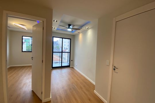 Sala de apartamento para alugar com 1 quarto, 37m² em Todos Os Santos, Rio de Janeiro