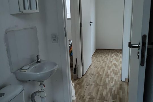 Banheiro de apartamento para alugar com 2 quartos, 39m² em Jardim Boa Vista (Zona Oeste), Osasco