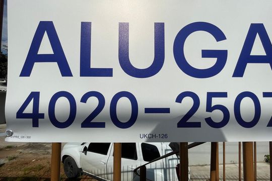Placa instalada em 07/10/2026 com o código UKCH-126 de kitnet/studio para alugar com 1 quarto, 25m² em Boa Saúde, Novo Hamburgo