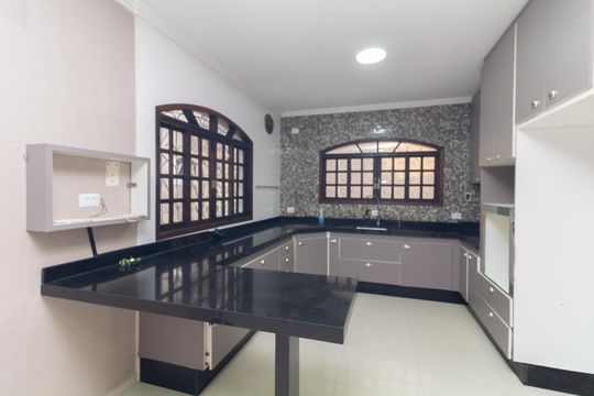 Cozinha de casa para alugar com 3 quartos, 230m² em Jardim Alto Pedroso, São Paulo