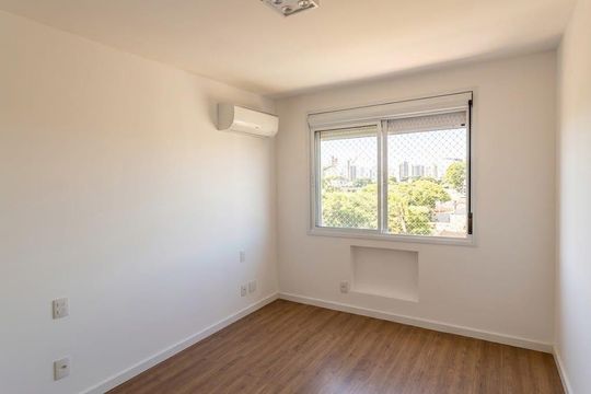 Quarto de apartamento à venda com 2 quartos, 103m² em Petrópolis, Porto Alegre