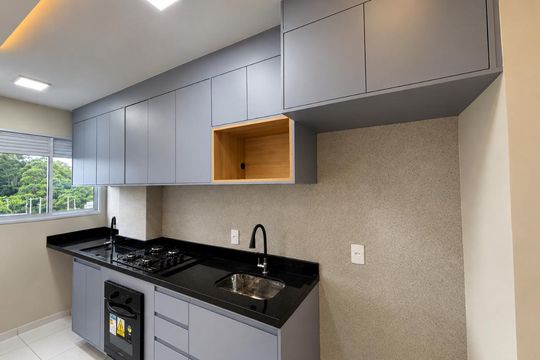 Cozinha de apartamento para alugar com 1 quarto, 30m² em Chacara Santa Lucia, Carapicuíba