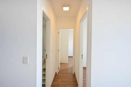 Corredor de apartamento para alugar com 2 quartos, 47m² em Vila Andrade, São Paulo
