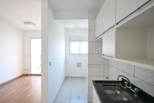 Cozinha de apartamento para alugar com 2 quartos, 47m² em Vila Andrade, São Paulo