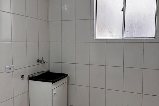 Área de serviço de apartamento para alugar com 2 quartos, 49m² em Jardim Nova Cidade, Guarulhos