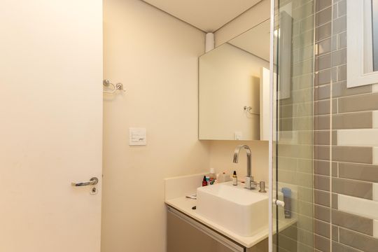 Banheiro de apartamento à venda com 3 quartos, 83m² em Vila Mazzei, São Paulo